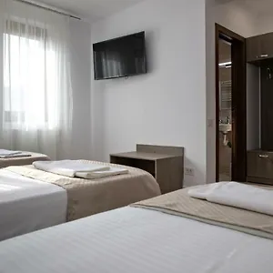 Airport House 2*, אוטופן רומניה
